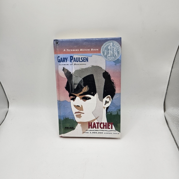 Hatchet by Gary Paulsen - Picture 1 of 3